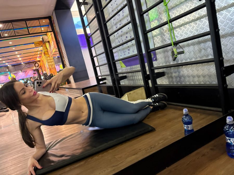 Gabriela Nicola 12