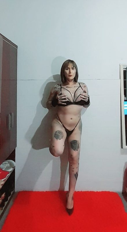 Nayane Hikita 32