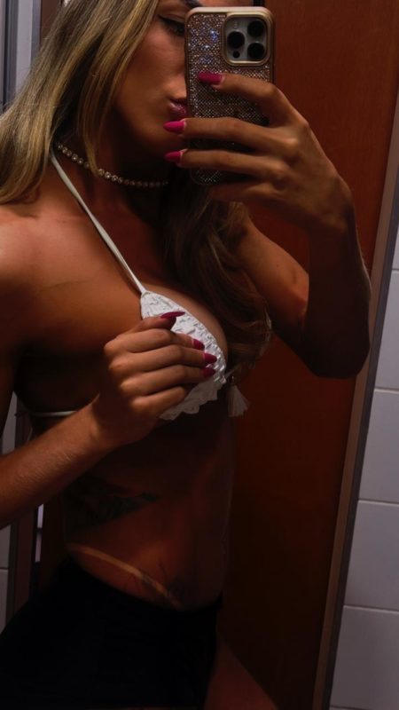 Jamily Castro 69