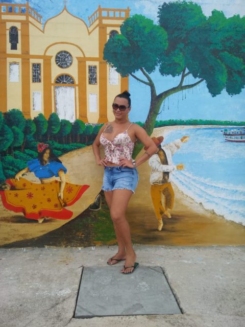 Monicke Costa 24