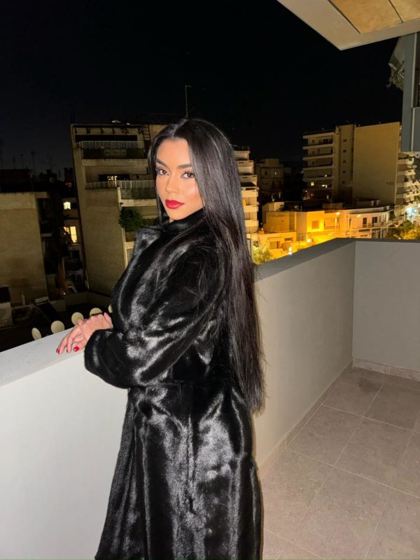 Rebecca Lopes 32