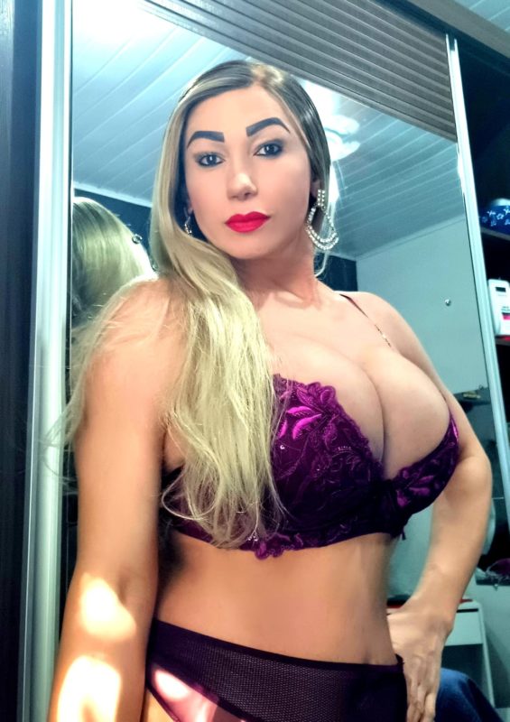Karen Oliver 24