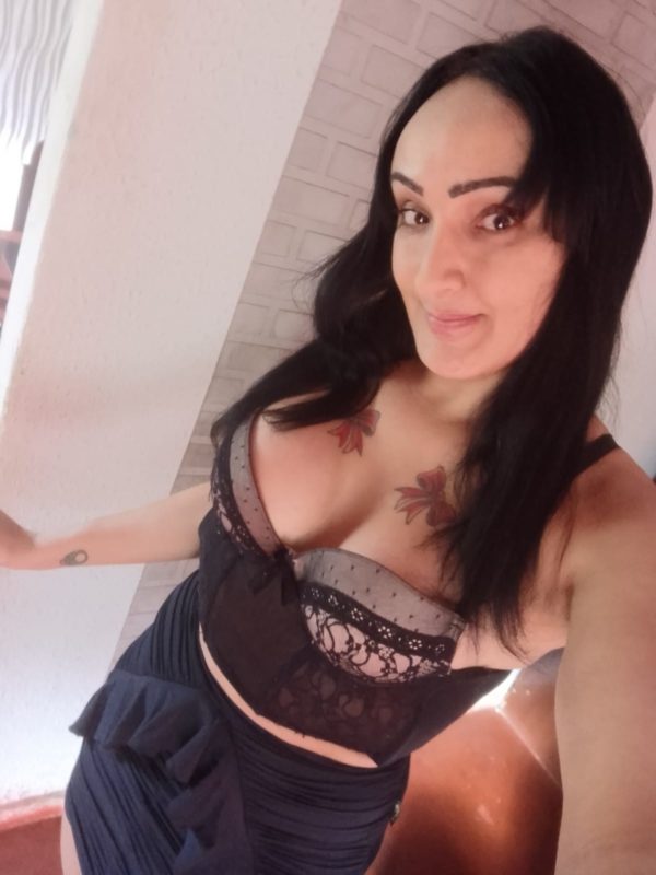 Michelly Leonna 151
