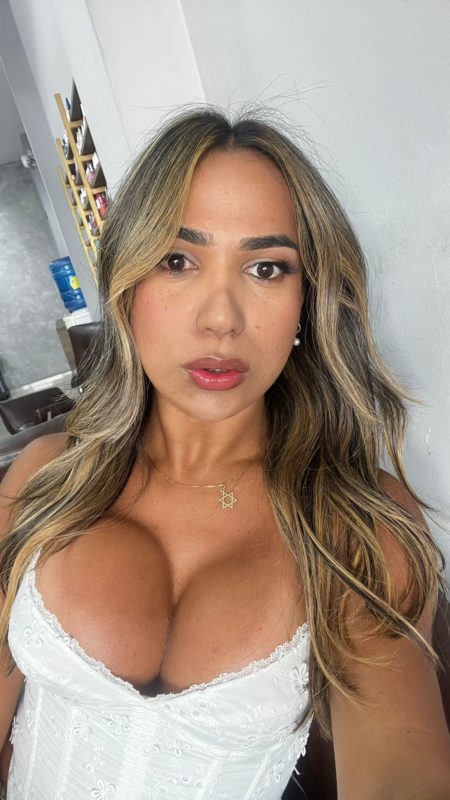 Ariana Bastos 5