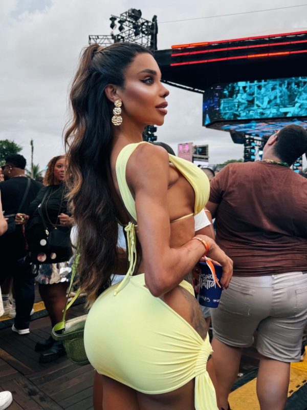 Dominic Charré 11