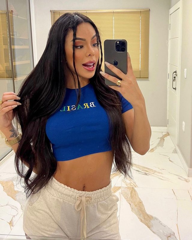 Emilly Valentina 82