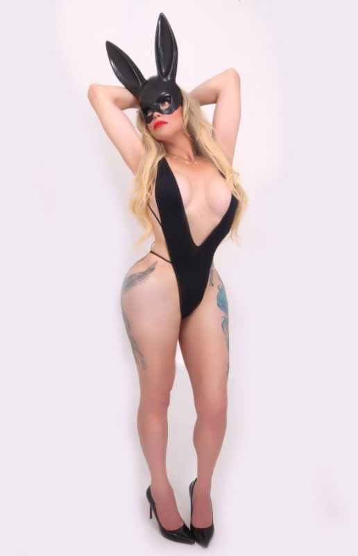 Renata Mello Rios 24