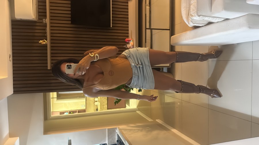 Bianca Petrovicky 21