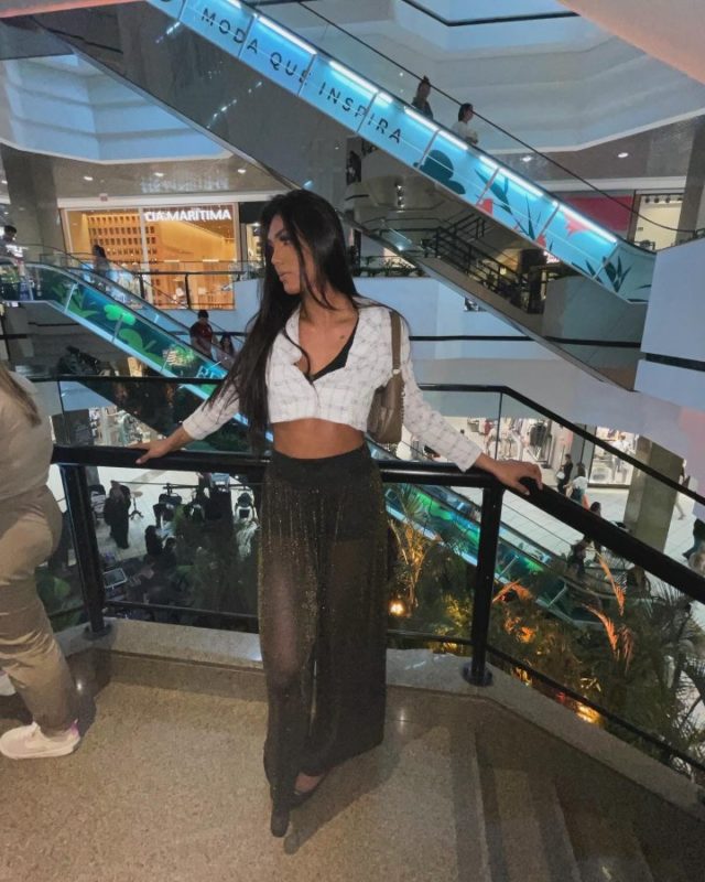 Julia Barcellos 3
