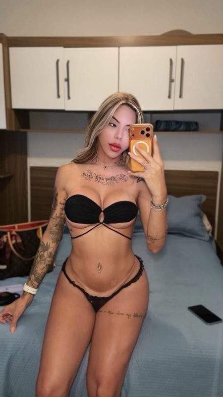 Raylla Muniz 56