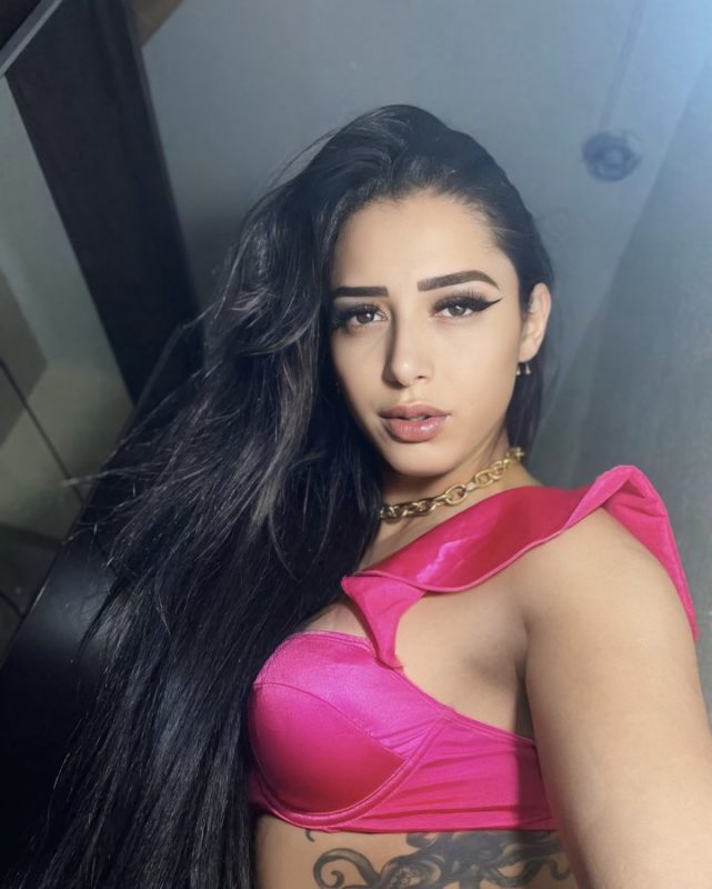 Olívia Faleiro 27
