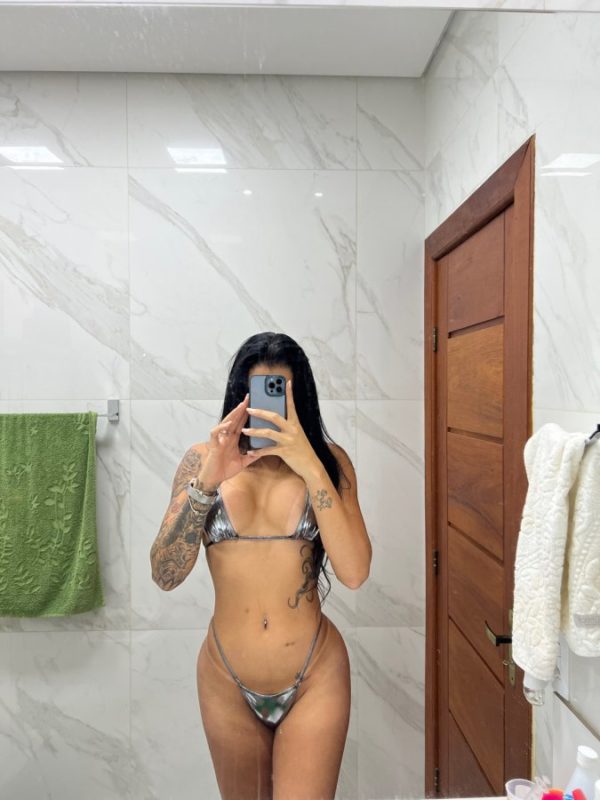 Olívia Faleiro 25