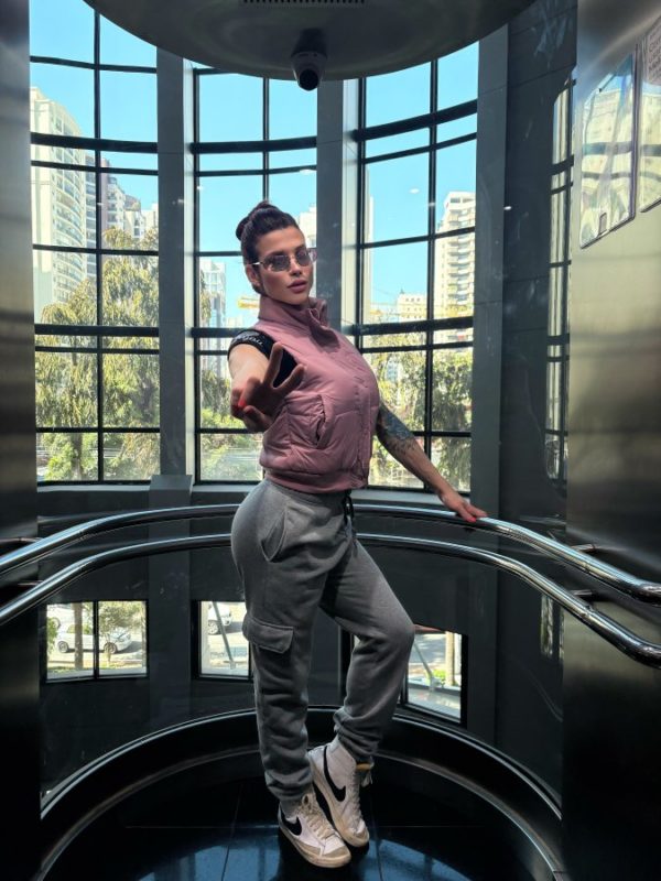 Victória Carvalho 42