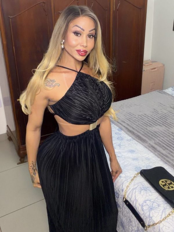 Aghata Ferraz 18