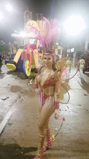 Monicke Costa 68