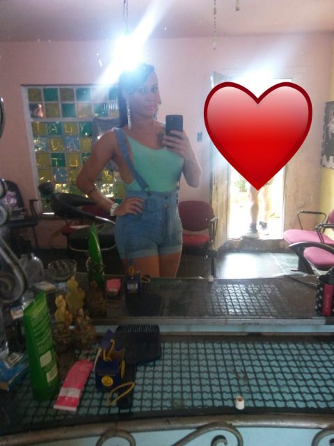 Monicke Costa 33
