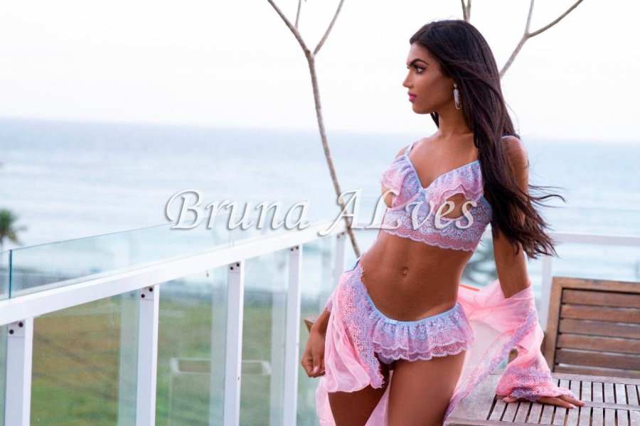 Bruninha 8