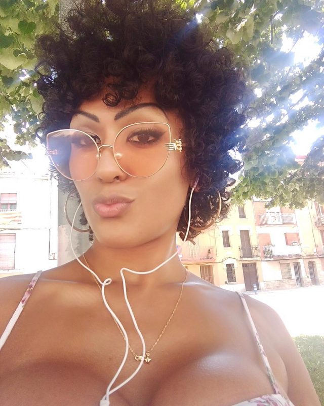Barbie Preta 63