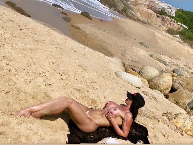 Isabella Monteiro 59