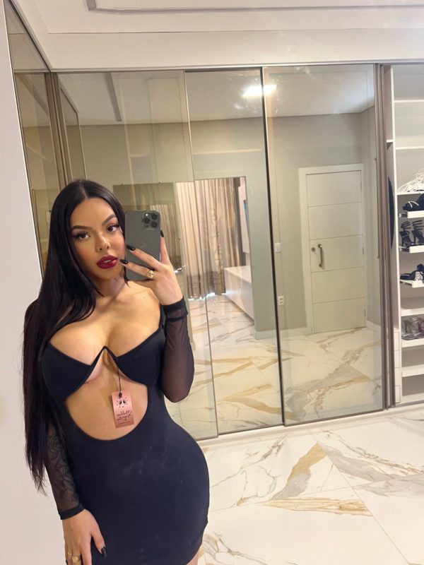 Emilly Valentina 77