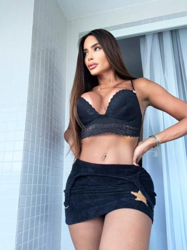 Bianca Petrovicky 11