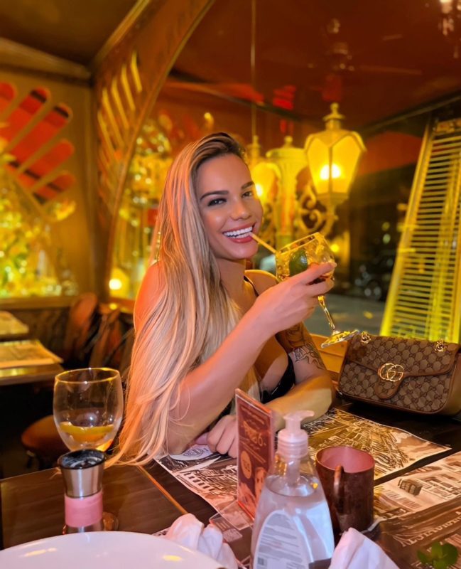 Mel Almeida 43