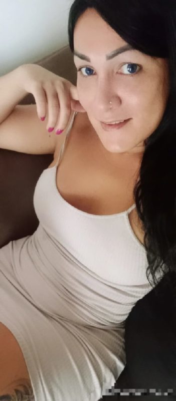 Hellen Castro 56