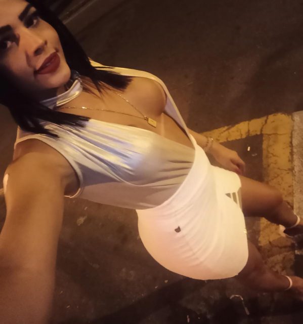Julinha Tavares 187