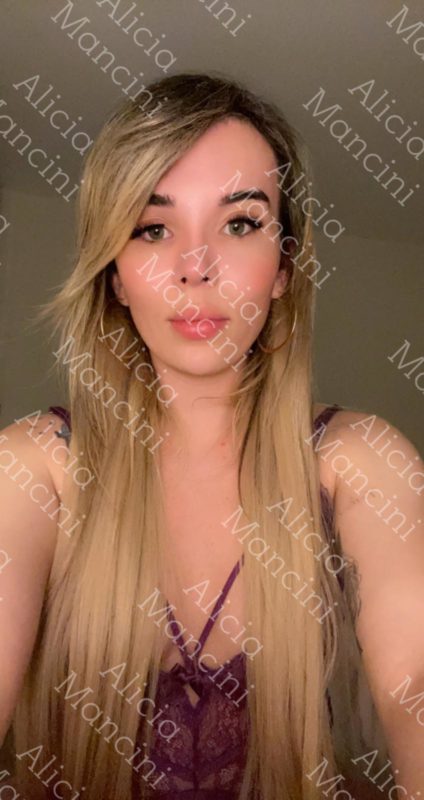 Alicia Mancini 25