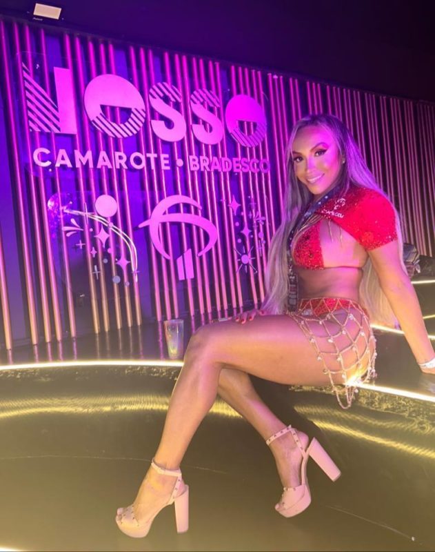 Adriana Lancaster 11