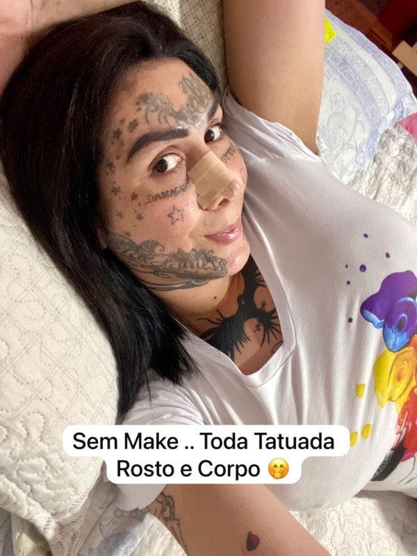 Nayane Tatuada 24