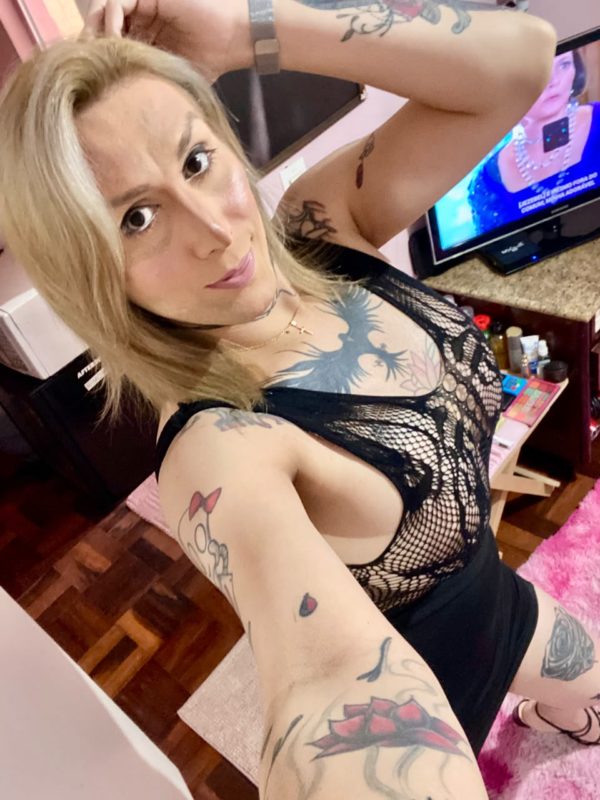 Nayane Tatuada 5