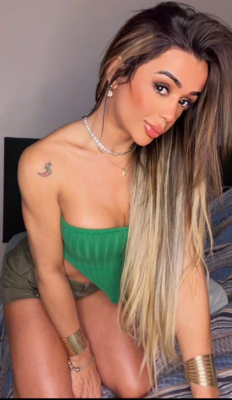 Sabrina Fernandes 9