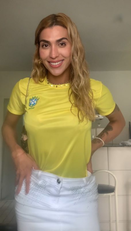 Julia Morena 21