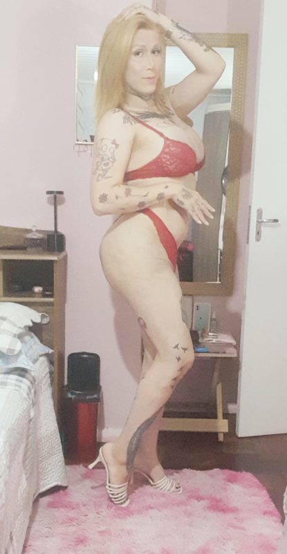 Nayane Tatuada 25