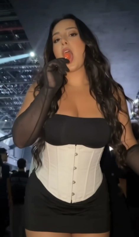 Brunna Hepburn 15