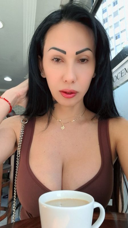 Bella Lary 4