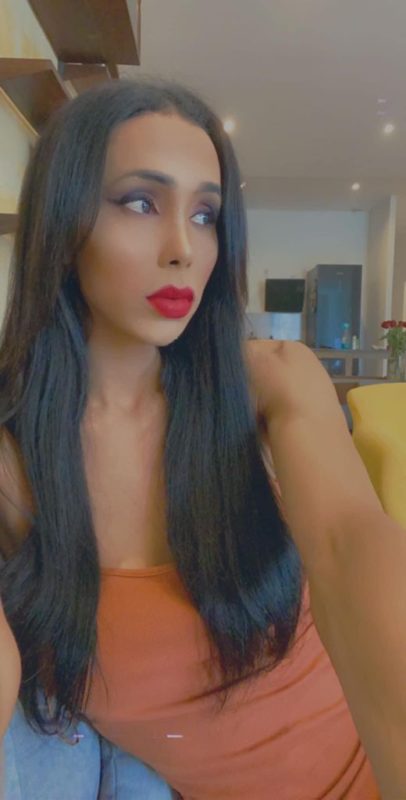 Dafinny Brunette 38