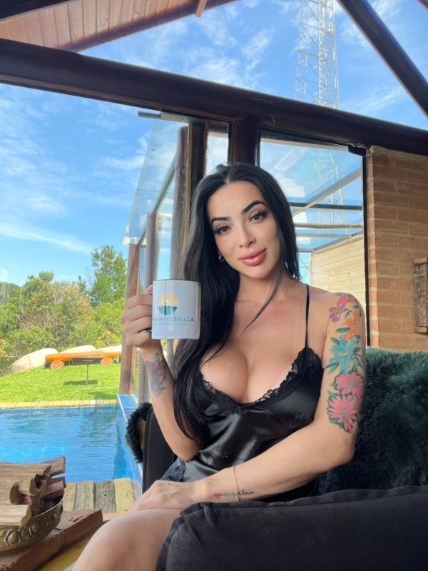 Júlia Denttelo 153