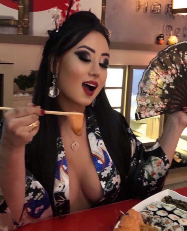 Mia Suzuki 32