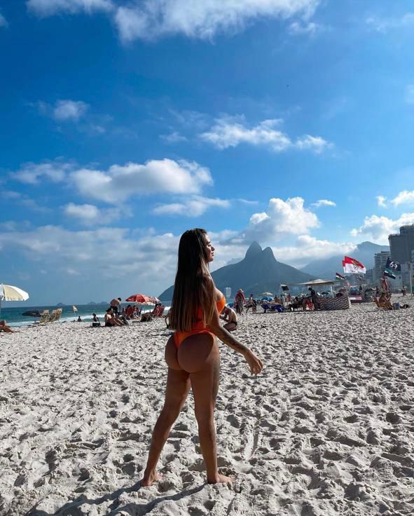 Tiffany Oliveira 5