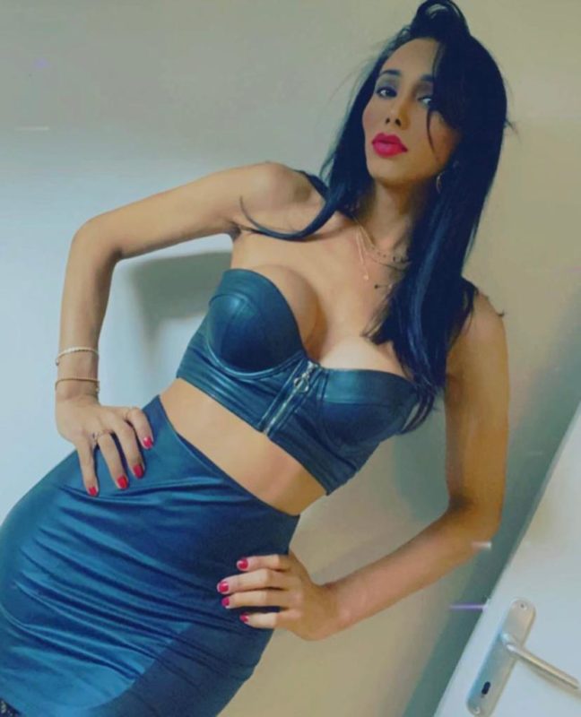 Dafinny Brunette 36