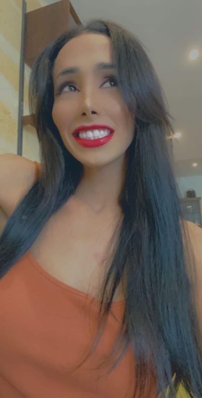 Dafinny Brunette 42