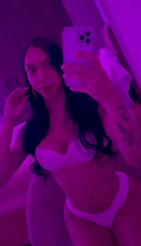 Anahí Giovanna 25
