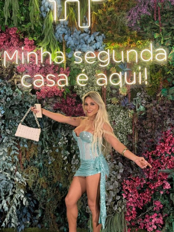 Larah Canuto 11