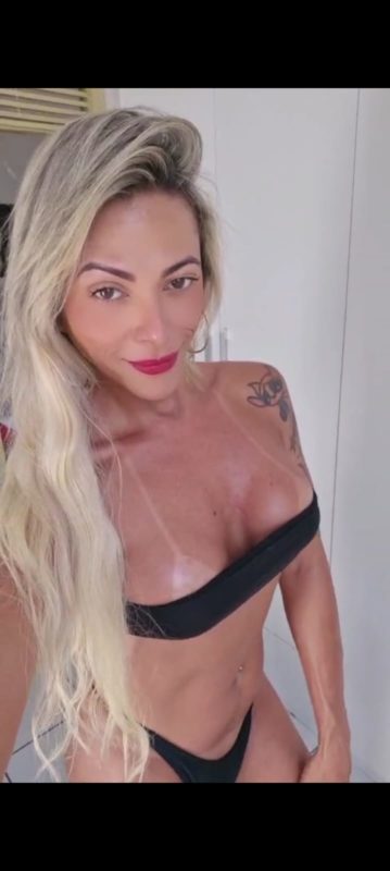 Larah Canuto 2