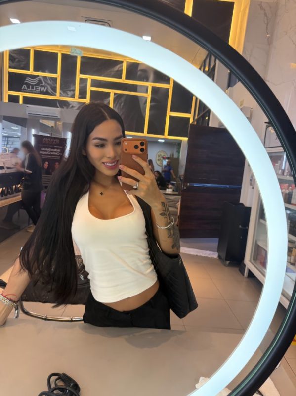 Larissa Araújo 30