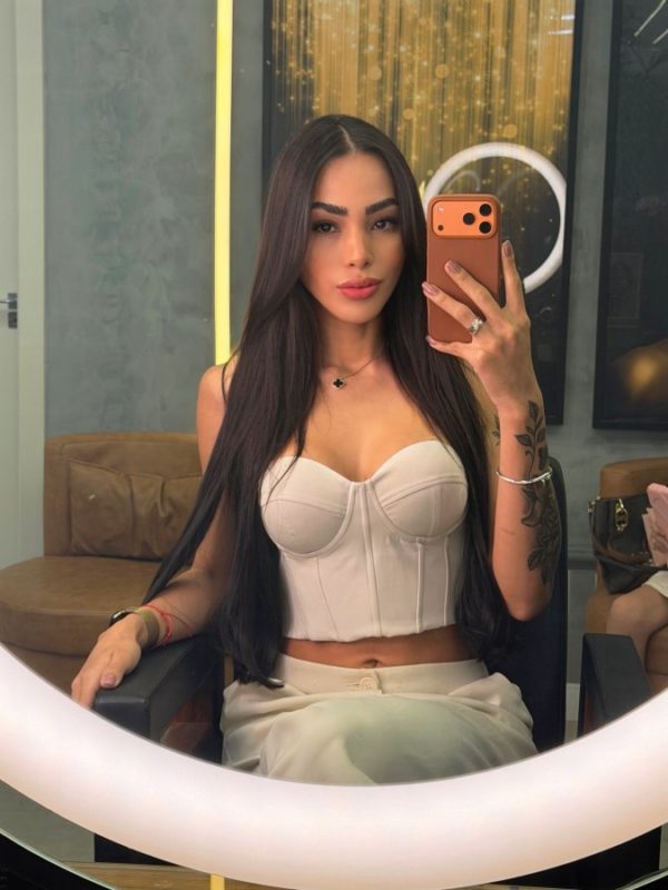 Larissa Araújo 49