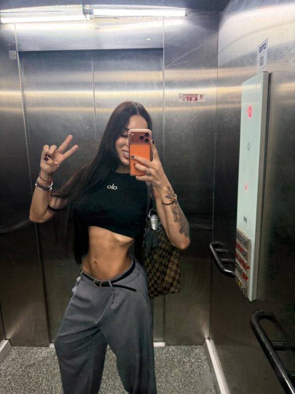 Larissa Araújo 60