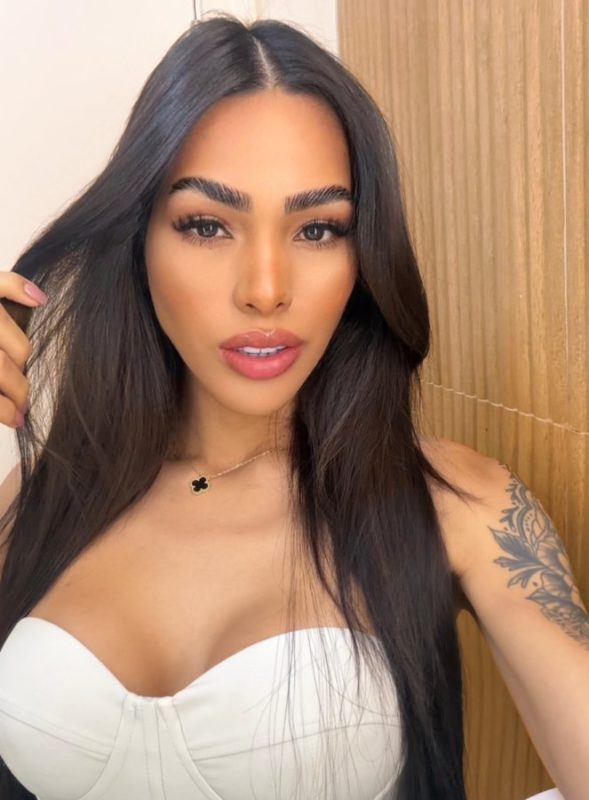 Larissa Araújo 43
